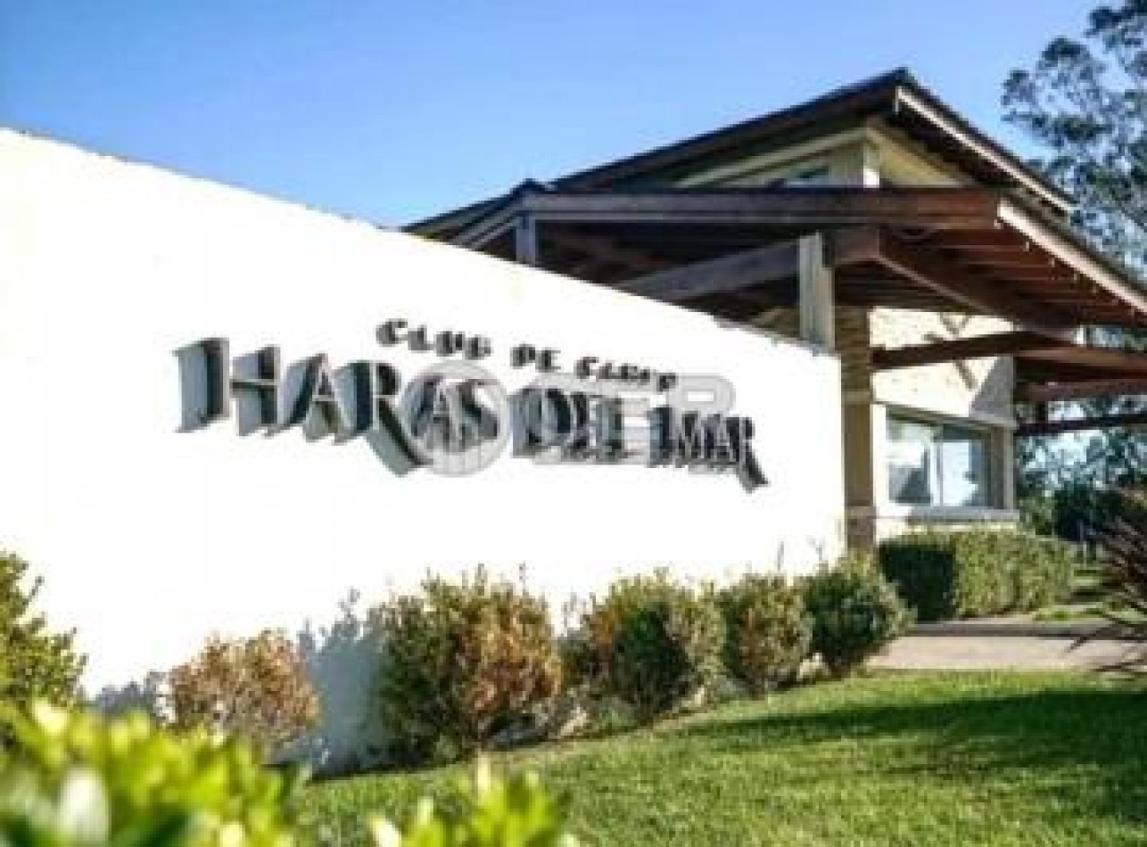 RETASADO LOTE AMPLIO EN BARRIO PRIVADO HARAS DEL MAR.